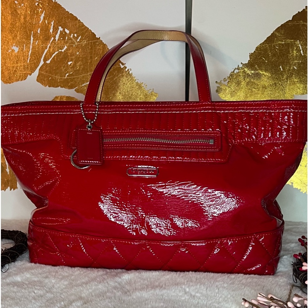 Beautiful poppy red coach bag in new condition 💕